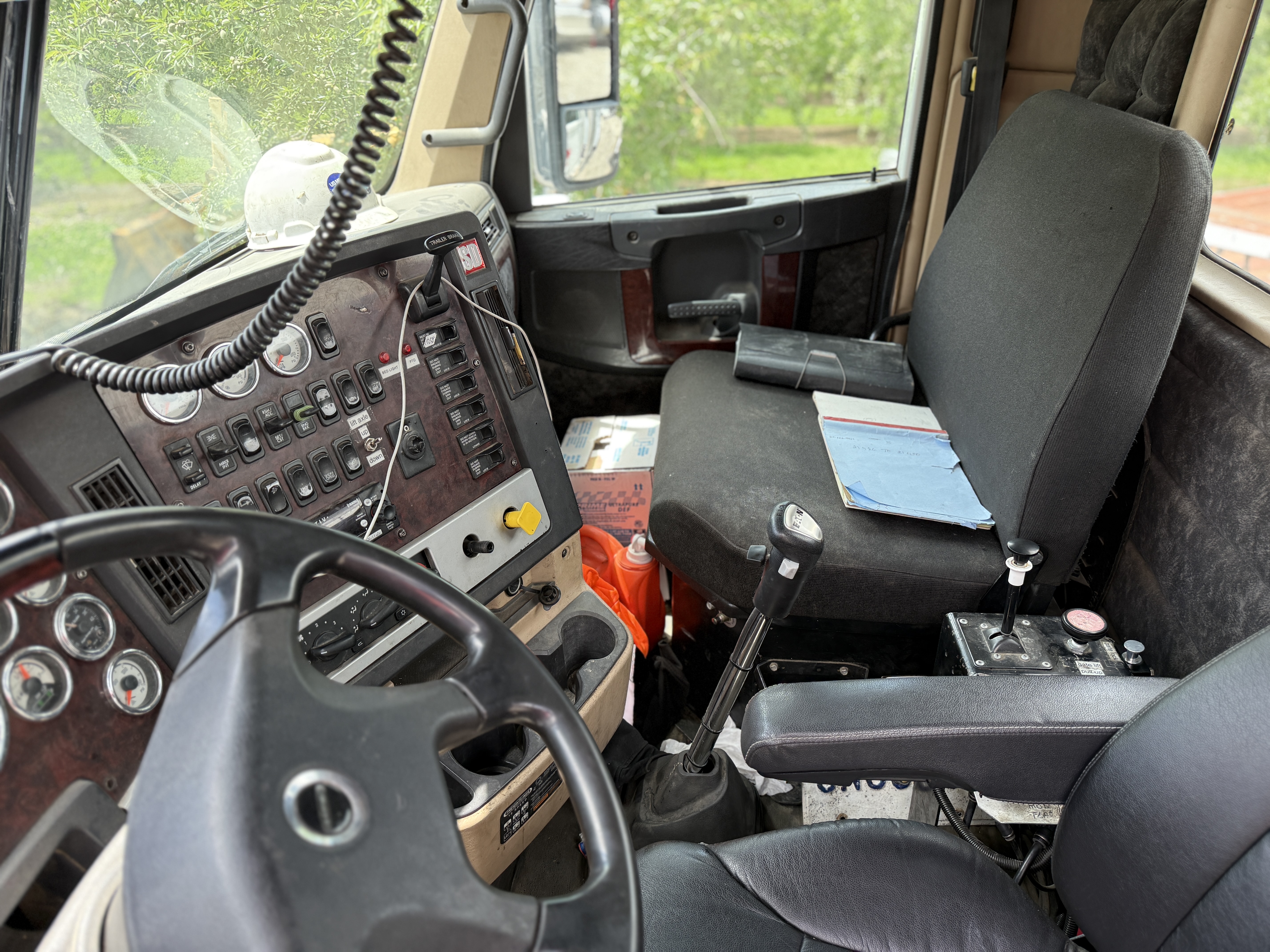 2012 FREIGHTLINER 122SD Super Tag - Image 14